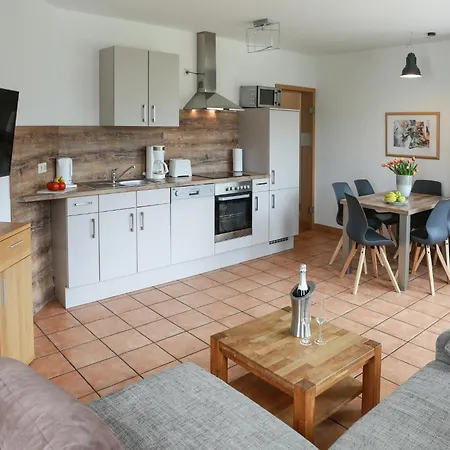 Modernes In Mit Balkon, Cleaning Included