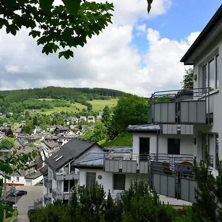 Modernes In Mit Balkon, Cleaning Included *